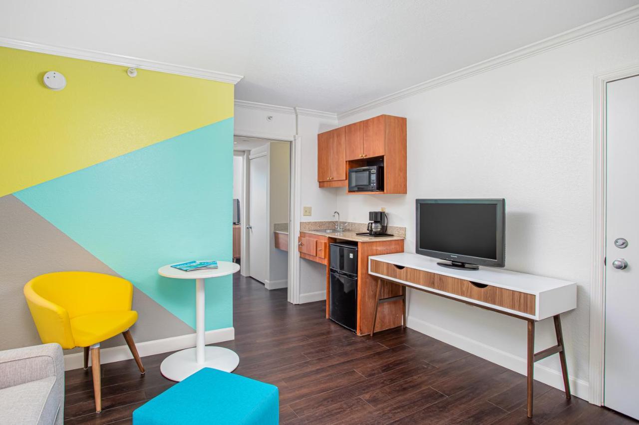 Beachside And Hotel 3*